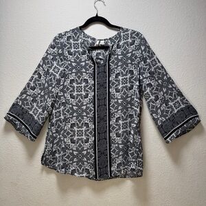 Cato Black and White Graphic Boxy Blouse with Mandarin Collar